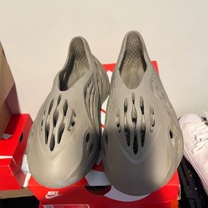 Yeezy foam runner size 11